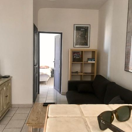 Reveil Vue Sur Les Arenes Arles Exterior foto
