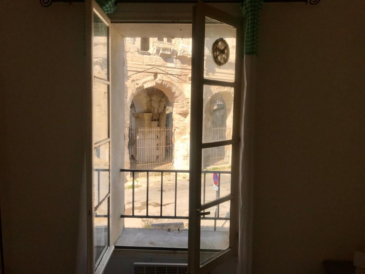 Reveil Vue Sur Les Arenes Arles Exterior foto